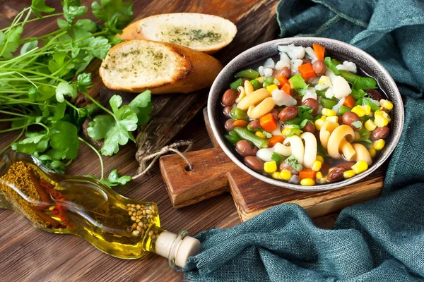 Sopa Minestrone. Concepto de comida saludable —  Fotos de Stock