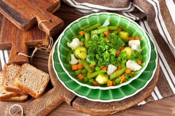 Sopa de verduras con hojas de perejil —  Fotos de Stock
