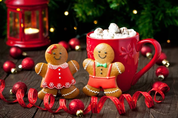 크리스마스 진저 브레드 쿠키, 휴일 장식 및 핫 초콜릿 — 스톡 사진