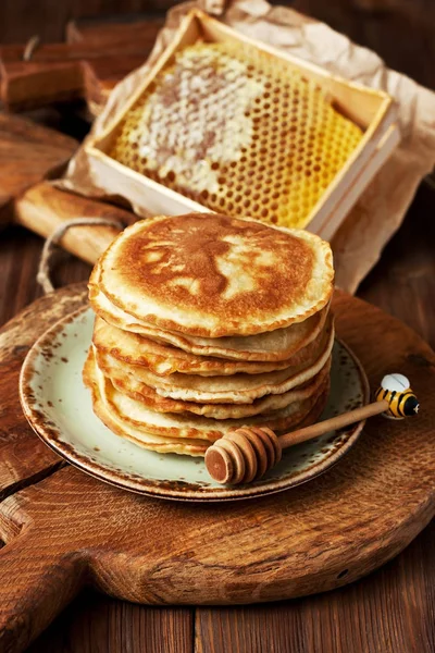 Dessertteller mit Pfannkuchen — Stockfoto