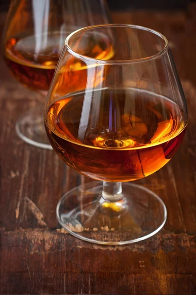 Camda viski veya konyak