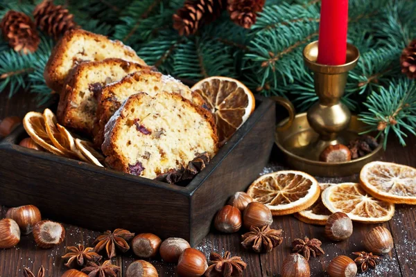 Noel yemeği, seçici odak için geleneksel meyveli kek — Stok fotoğraf