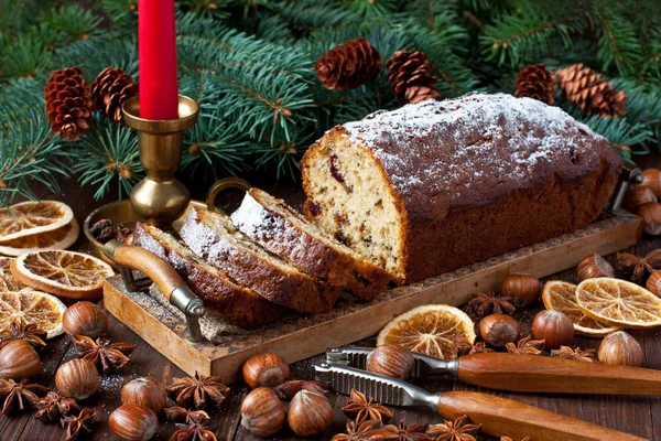 Gâteau de sélébration de Noël avec plusieurs ingrédients — Photo