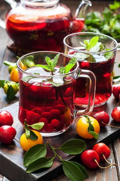 Tea Fresh Leaves Mint Citrus Slices Glass Cup Teapot Dark — Stock Photo, Image