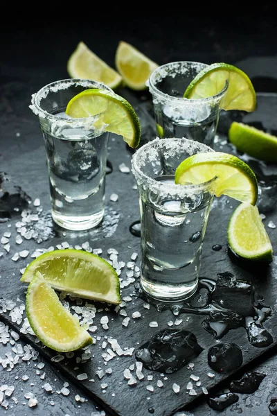 Tequila Shots Juicy Lime Slices Salt Black Background — Stock Photo, Image