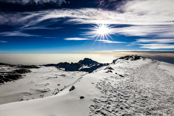 有雪峰的基里马扎罗山 — 图库照片