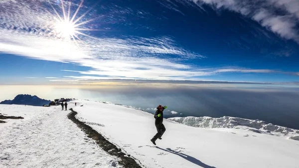 有雪峰的基里马扎罗山 — 图库照片