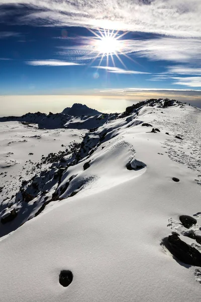 有雪峰的基里马扎罗山 — 图库照片