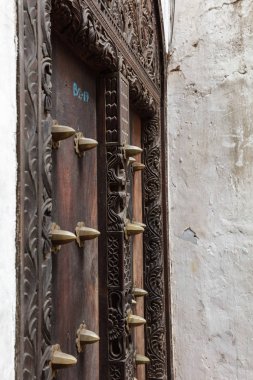 Stone Town, Zanzibar sokaklarında bina