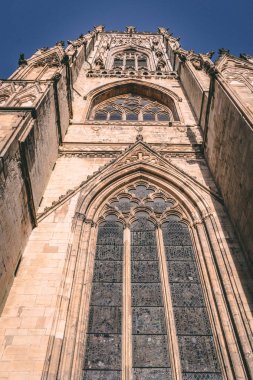 İngiliz Heritage - Roma Gotik Katedrali ararken