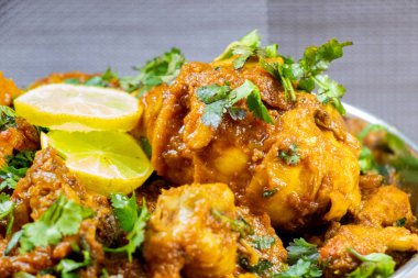 Hint tavuk köri sıcak lezzetli Hint ev yapımı tavuk görünümü, kapatmak