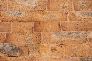 Doğal taş ve tuğla yapılmış eski örülü duvarların dokusuna