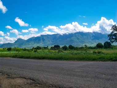 Dağda Alone Road, bebutiful sahne.