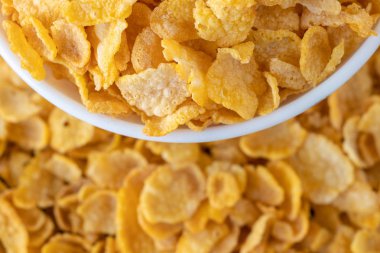 Bulanık arka planda üfleyici cornflakes.