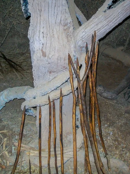 Arma de lanza africana antigua, utilizada para el pescado cathing y otra PU Fotos De Stock Sin Royalties Gratis