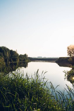 Sabah erkenden gölde.
