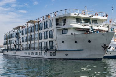 Nil Nehri ve Luxor ve Aswan Tur Mısır'daki deniz araçları için güzel bir sahne