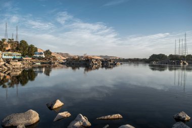 Nil Nehri ve Luxor ve Aswan Tur Mısır'daki deniz araçları için güzel bir sahne