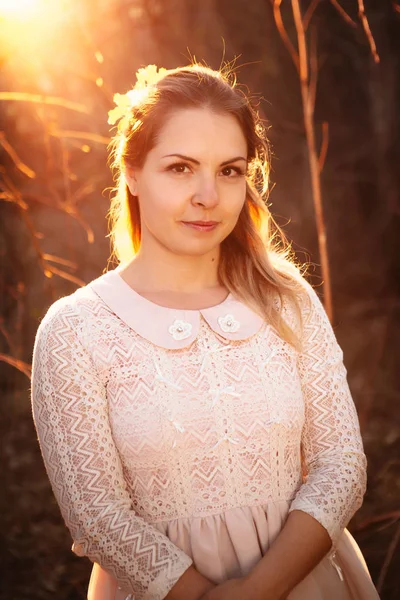 Portrait Girl Field Sunset Background — Stock Photo, Image