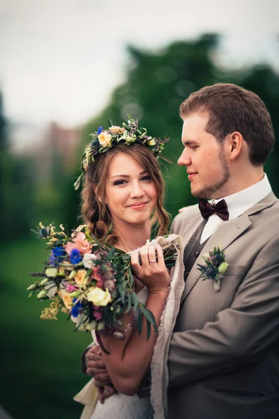 Unga Bruden Och Brudgummen Stil Med Provence — Stockfoto