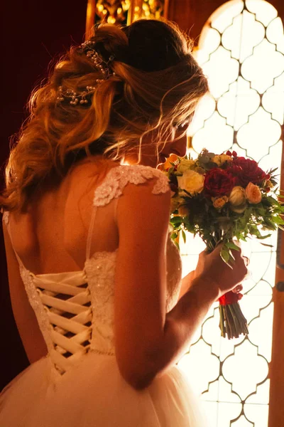 Ritratto Giovane Bellezza Sposa Vicino Alla Finestra — Foto Stock