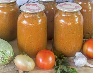 Cam kavanoz turşu konserve kabak havyar.