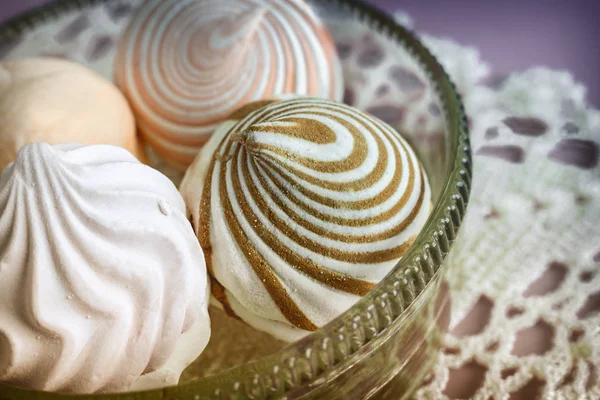Vaso Vidro Guardanapo Renda Deliciosos Marshmallows Diferentes Tipos — Fotografia de Stock