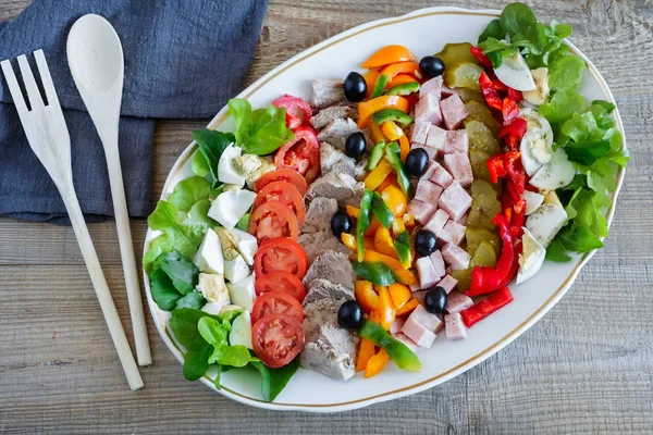 Popular Dish American Cuisine Cobb Salad Consisting Greens Eggs Tomatoes — Stock Photo, Image