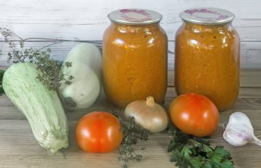 Cam kavanoz turşu konserve kabak havyar.