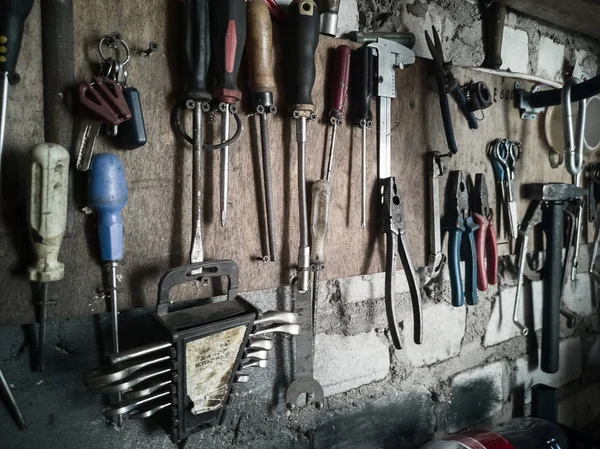 En liten uppsättning låssmed verktyg för arbete. — Stockfoto