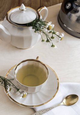 Tıbbi papatya çiçekleri çiçeklerbir kaynatıcı