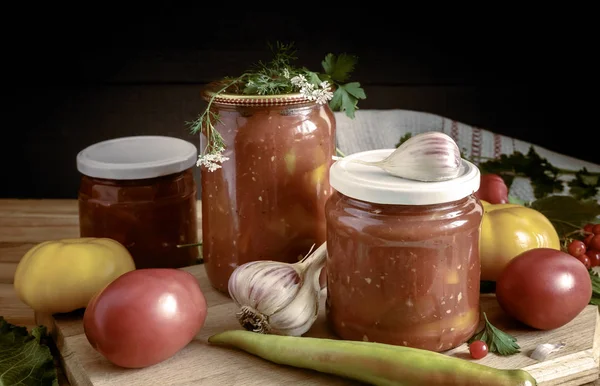 Home canning: canned bell peppers in glass jars — Stock Photo, Image