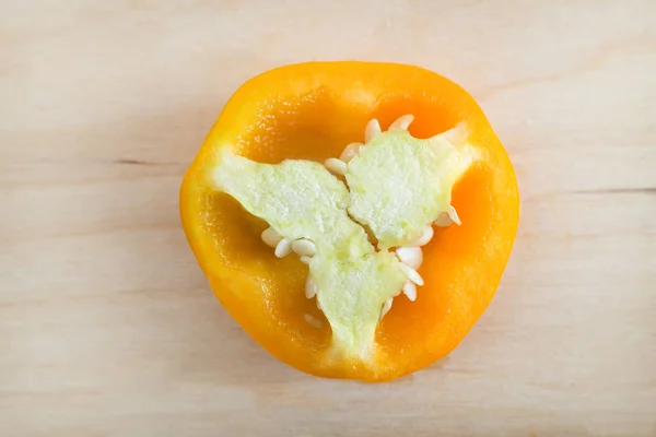 Cross section of yellow bell pepper, top view. — Stok Foto