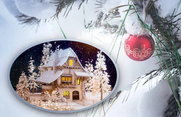 Weihnachtskarte mit dem Bild eines festlich beleuchteten Hauses. — Stockfoto