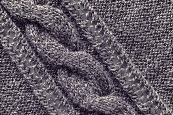 Patrón calado tejido con agujas de hilo de lana rosa. — Foto de Stock