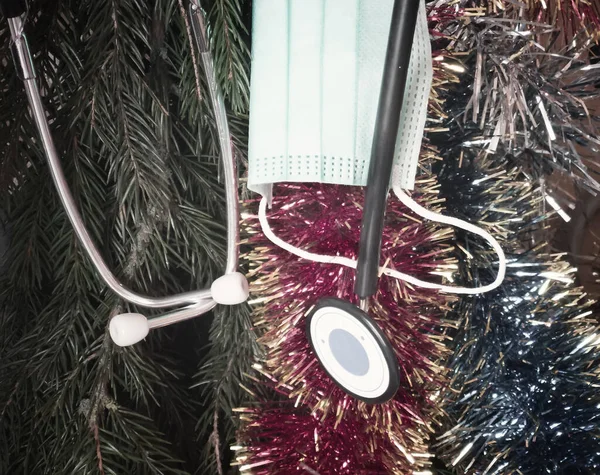 Christmas Medicine Outbreak Coronavirus Background Christmas Tree Doctor Stethophonendoscope Means — Stock Photo, Image