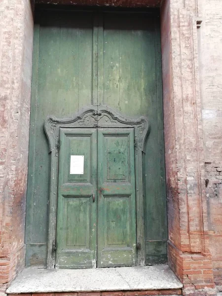 Old Wooden Door Catholic Churchin Retro Green Color — Stock Photo, Image