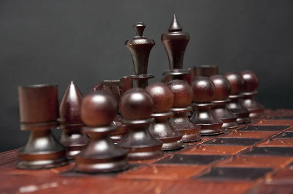 Rakamlar yakın çekim ile satranç masası.