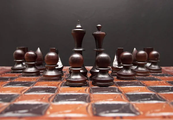 Rakamlar yakın çekim ile satranç masası.