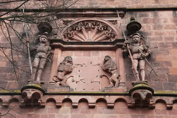 Dekorasyon kapı kadar Heidelberg Castle