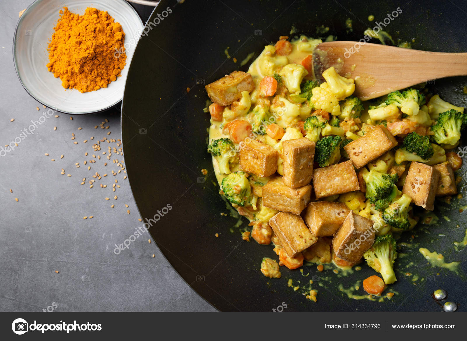 Tofu wok stir fry with vegetables Stock Photo by ©asife 314334796