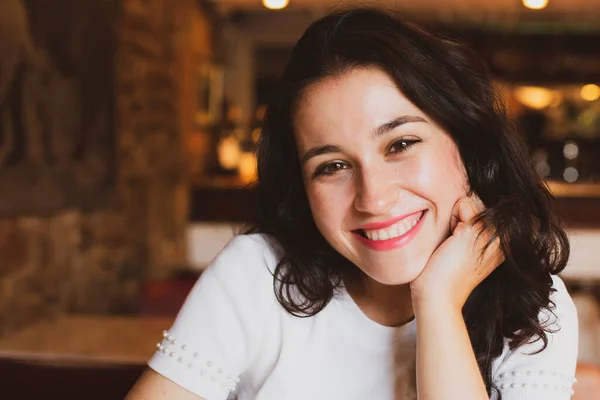 Portrait Happy Young Woman Beautiful Smile Looking You Cafe Bar — Stock Photo, Image