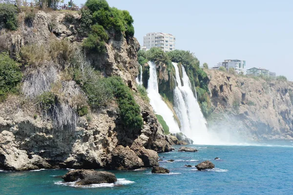 Türkiye 'de şelale ve kaya