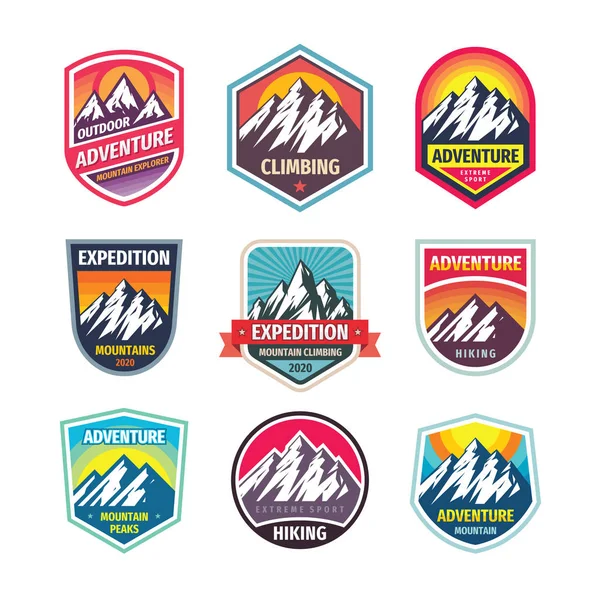 Bergsteigen Design Logo Abzeichen Set Adventure Outdoor Creative Vintage Emblem — Stockvektor