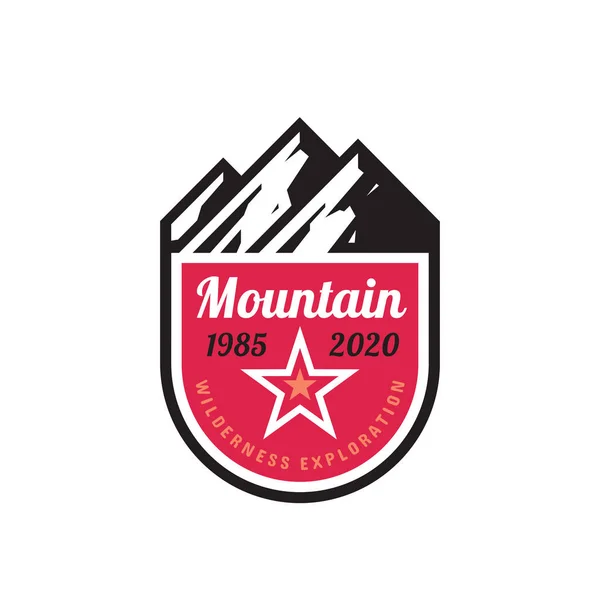 Ορεινή Περιπέτεια Σχεδιασμός Κονκάρδων Λογότυπο Εξερεύνησης Άγριας Φύσης Εκστρατεία Αναρρίχηση — Διανυσματικό Αρχείο