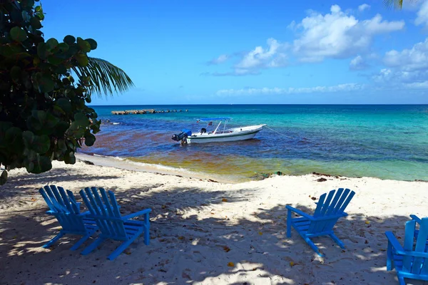 Hermosa Vista Del Mar Caribe Mar Azul Puente Roto Barco —  Fotos de Stock