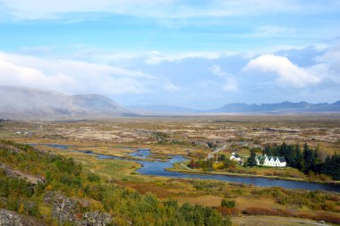 Vadi, volkanik hataları Thingvellir Milli Parkı'nda (Thingvellir), İzlanda tarafından sağlam doğal görünümü.