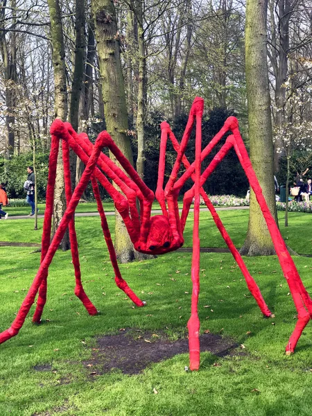 Keukenhof Paesi Bassi Aprile 2018 Luminosa Enorme Scultura Rossa Ragno — Foto Stock