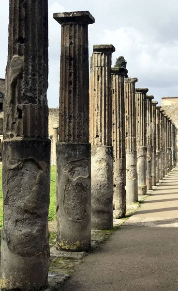 Colonne Allineate Nell Antica Città Romana Pompei Nei Pressi Napoli — Foto Stock