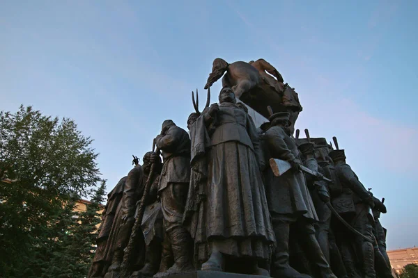 Moskova, Kutuzovsky umudu, genel Kutuzov Anıtı